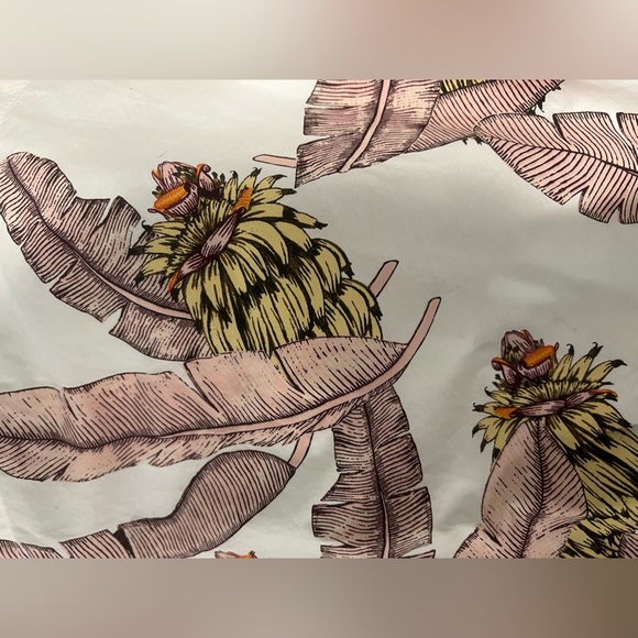 Desmond & Dempsey x H&M
Banana Ballon Sleeve Pink Shirt Dress M - Picture 8 of 8